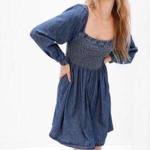Gap mini denim smock dress with puff sleeve in sz L